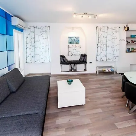 Puzzle Apartment *
